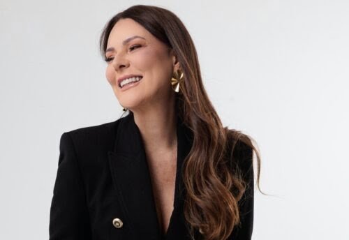 Iara Sanny, influencer sucesso na web, continua dando expediente em um banco e faz público refletir sobre etarismo