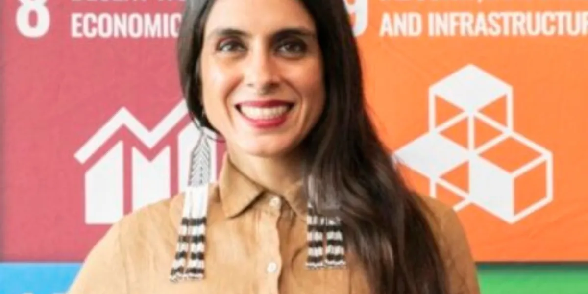 Diretora-executiva do Instituto Fashion Revolution, Fernanda Simon fala sobre ações pela moda responsável