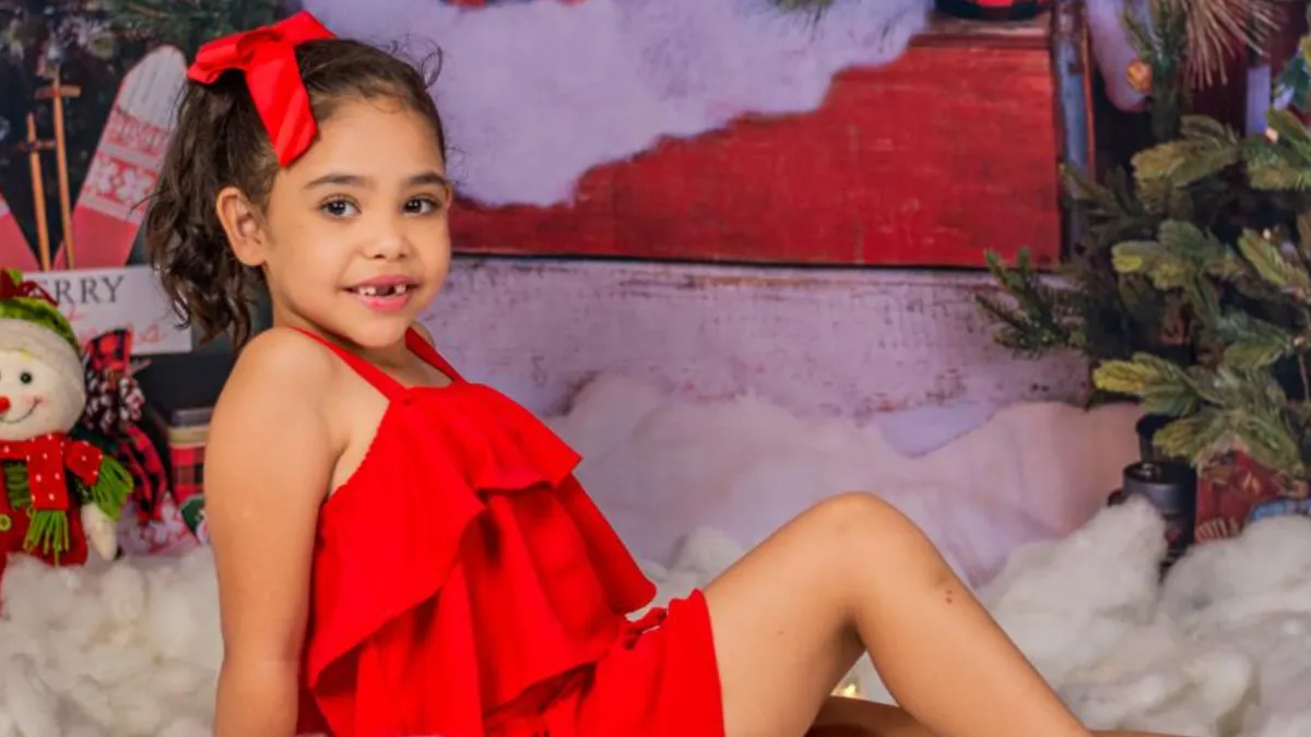 “Eloá Mendonça: A Estrela em Ascensão que Encanta com seu Brilho e Carisma Infantil”