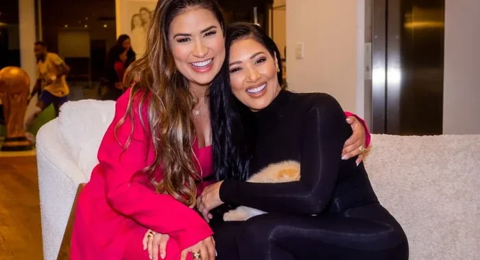 Simone abre o jogo sobre aparição surpresa de Simaria em show