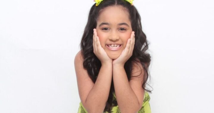Brilho e Carisma: Laura Alves Pacheco, a Nova Estrela Mirim