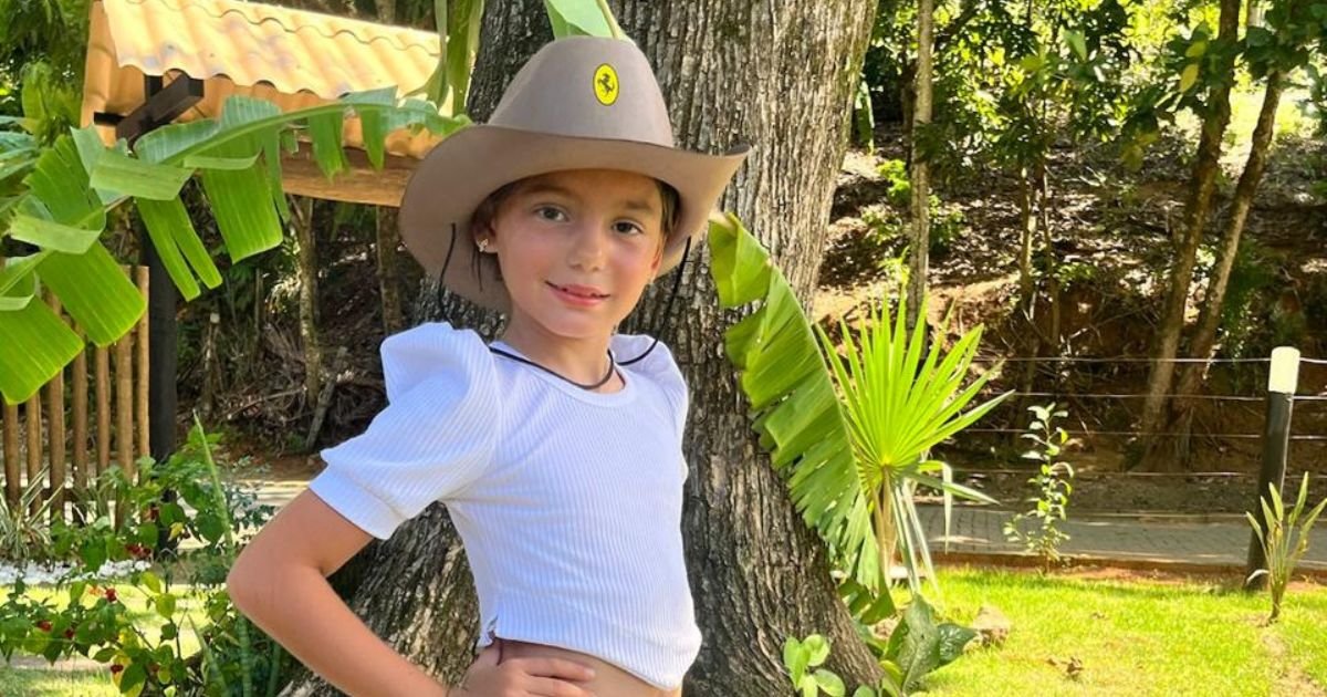 Sarah Kemeicik: A Miss Surfista Que Encanta Com Sua Beleza e Determinação