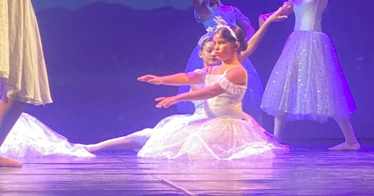 Aghata Felix: A Jovem Promessa do Teatro e da Influência Digital