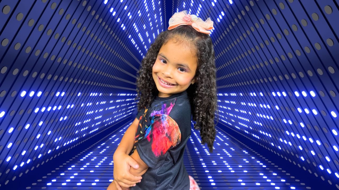 Ana Laura: A Influenciadora Mirim que Transborda Alegria e Determinação