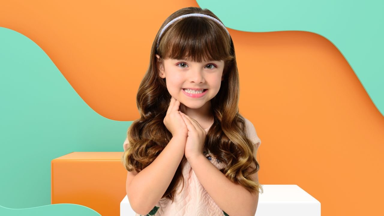 Helo Piva: A Pequena Estrela que Ilumina as Redes com Seu Sorriso